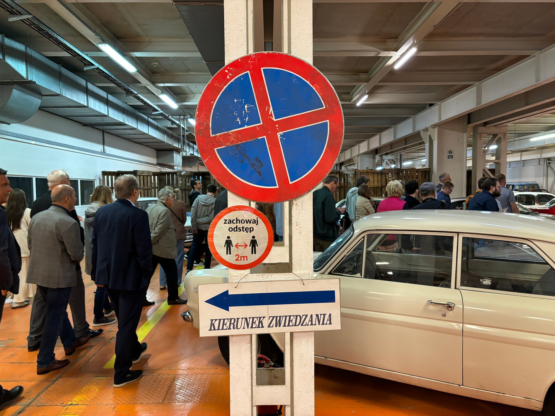 Wystawa w dawnej fabryce FSO