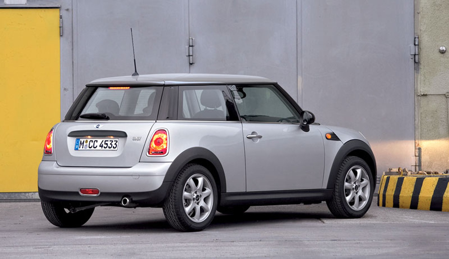 Mini One i Mini One Clubman z nowymi silnikami 1,4 (75 KM) i 1,4 (95 KM)