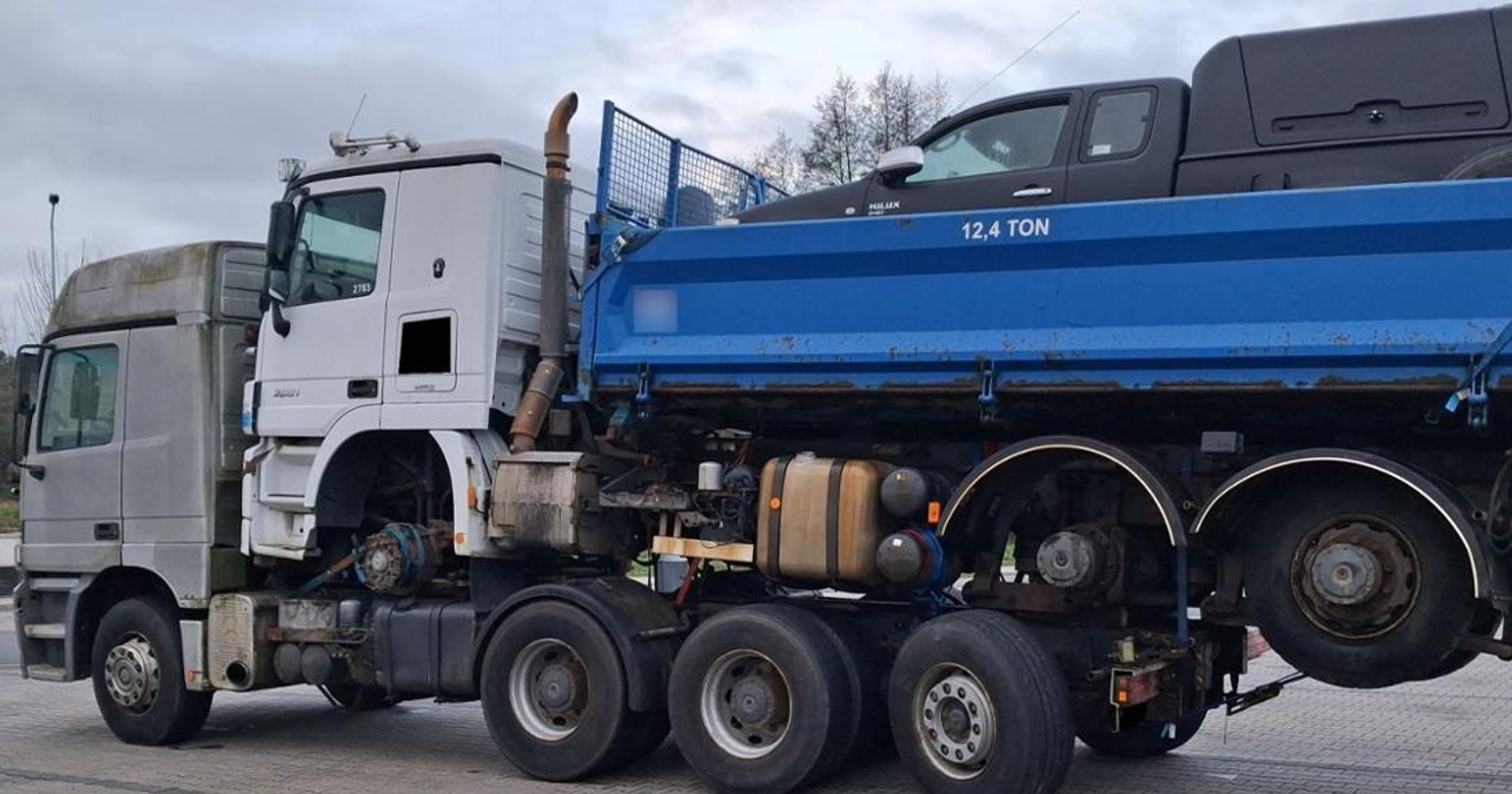 Ciężarówka z pickupem na ciężarówce — kontrola lubuskiej ITD