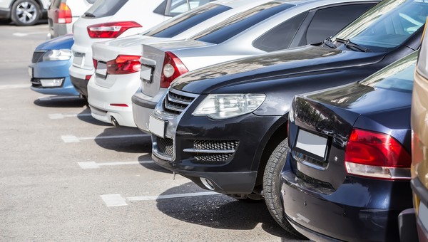 Uwaga na parkingi grozy w miastach turystycznych. Nawet 20 zł za godzinę!
