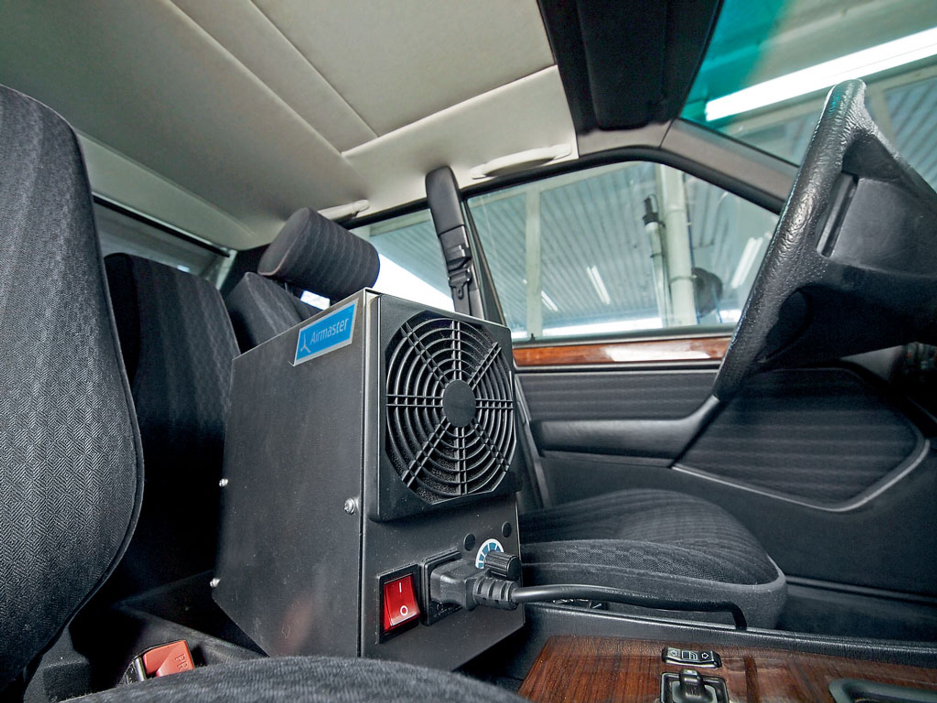 Ozonowanie, pranie tapicerki Czy warto skorzystać z pomocy specjalistów?