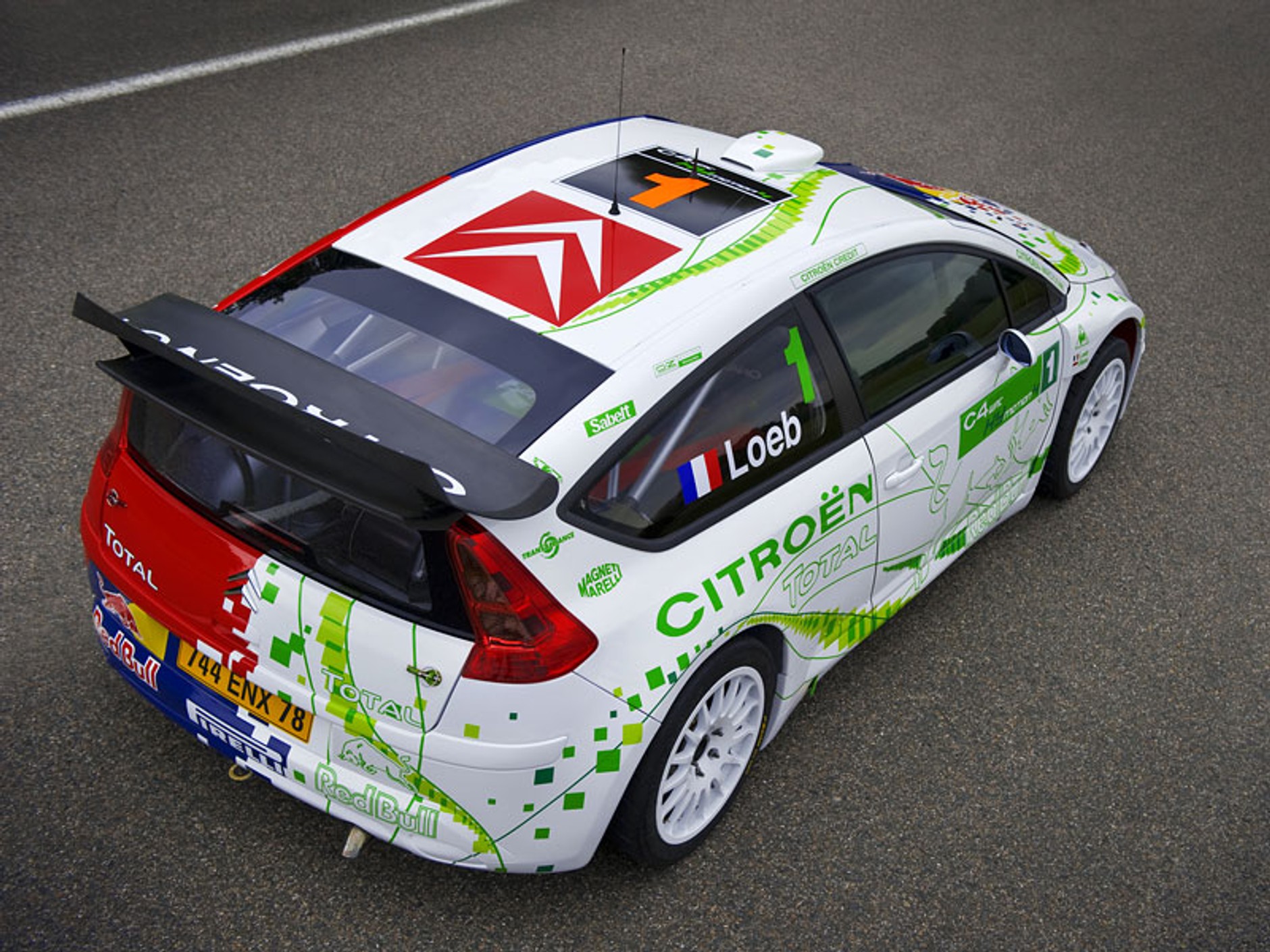 Paryż 2008: Citroën C4 WRC HYmotion4 – hybridnowy sportowiec
