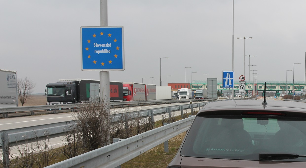 Bez ujemnego testu na koronawirusa nie zatankujesz auta. Nowe obostrzenia na Słowacji!