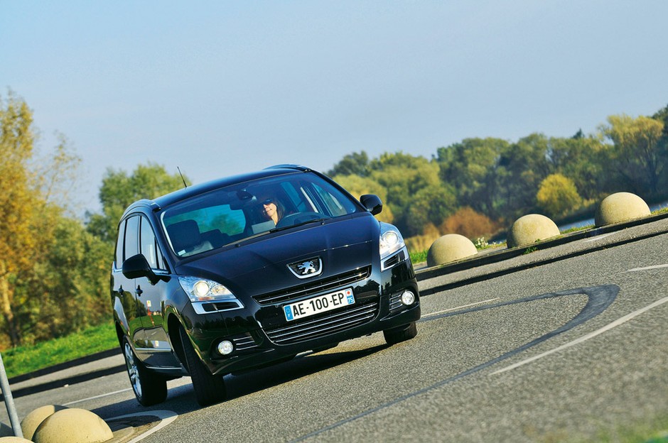 Debiutanci dla rodziny: Mazda 5 kontra Peugeot 5008 i Volkswagen Touran