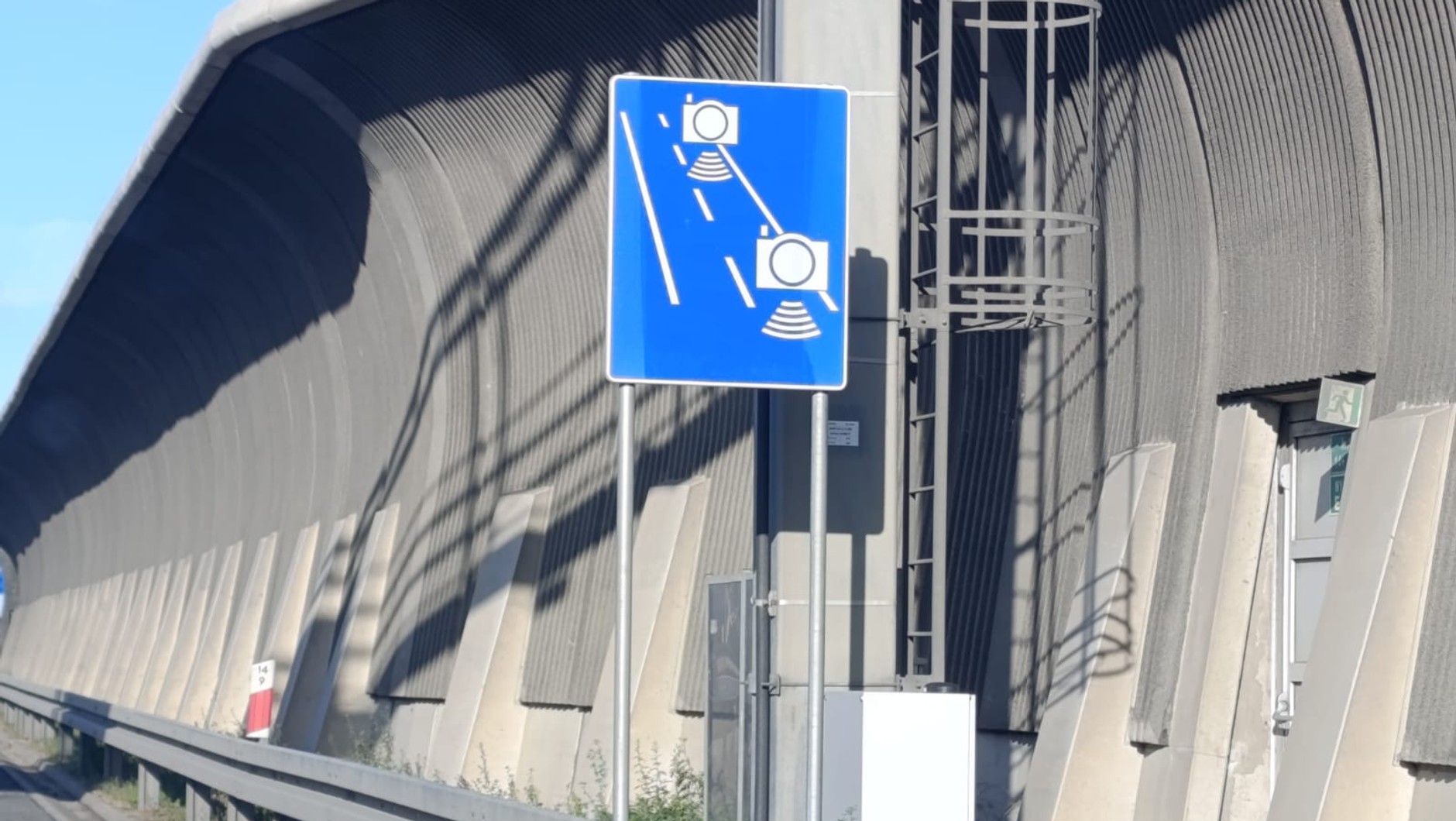 Znak informujący o wjeździe na OPP