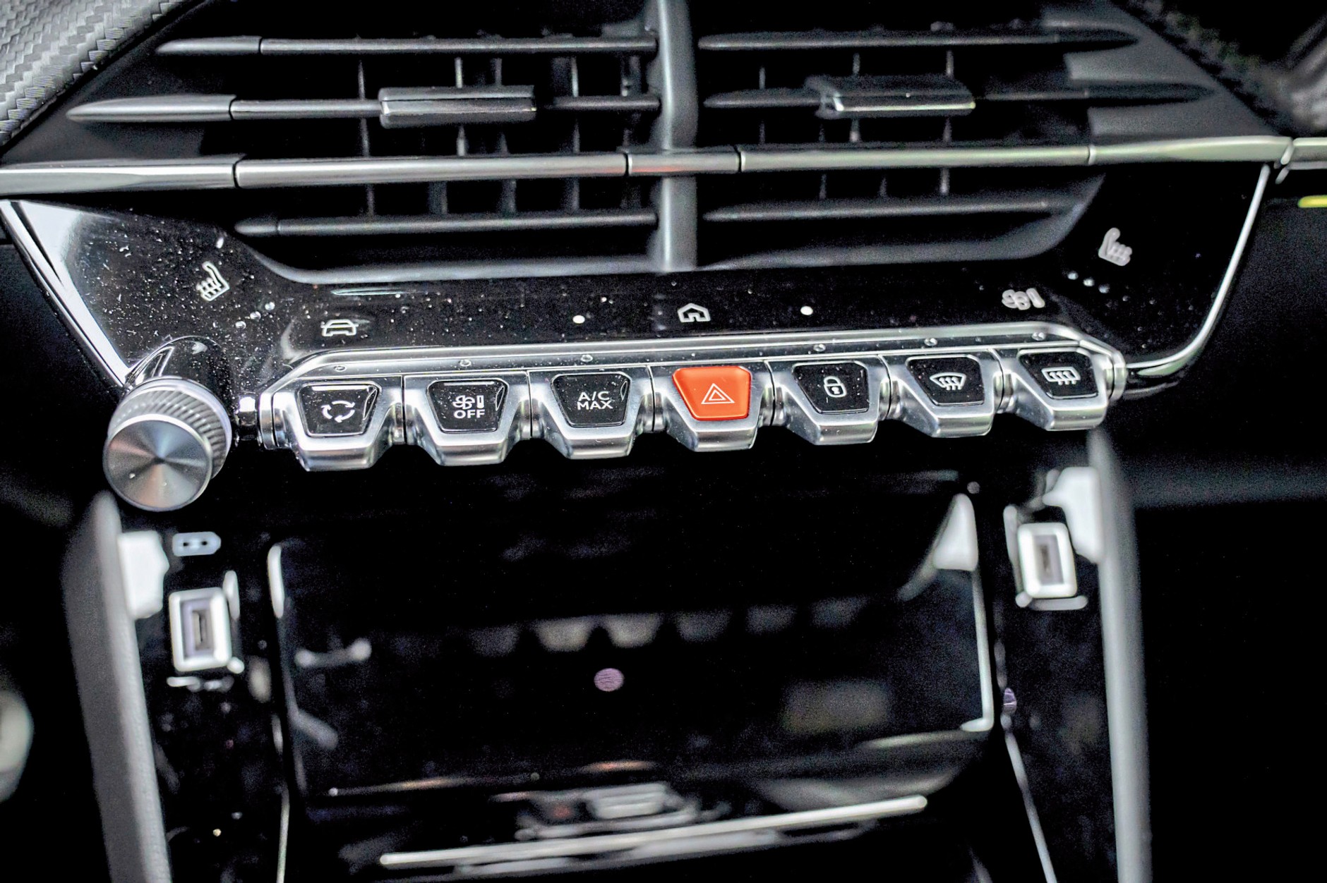 MG4 kontra Peugeot e-2008