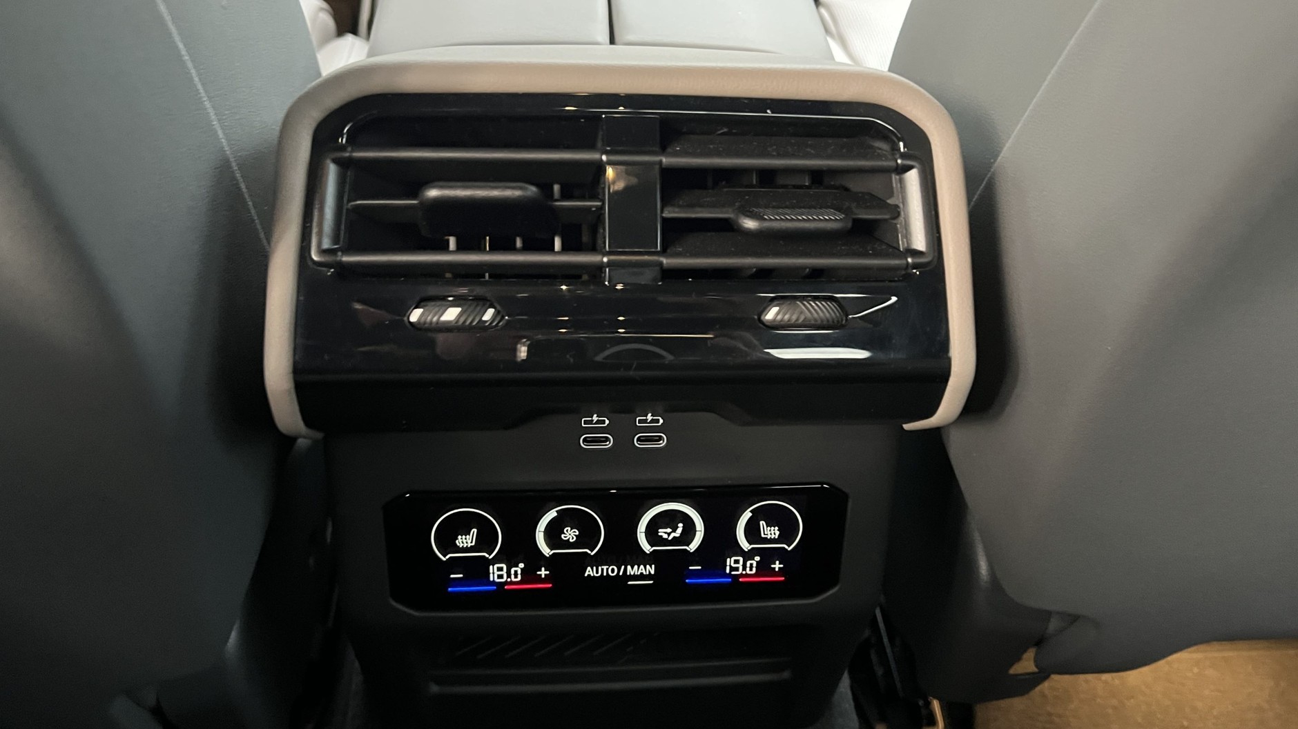 BMW serii 5 (ósma generacja; kod G60; wersja 550e xDrive)