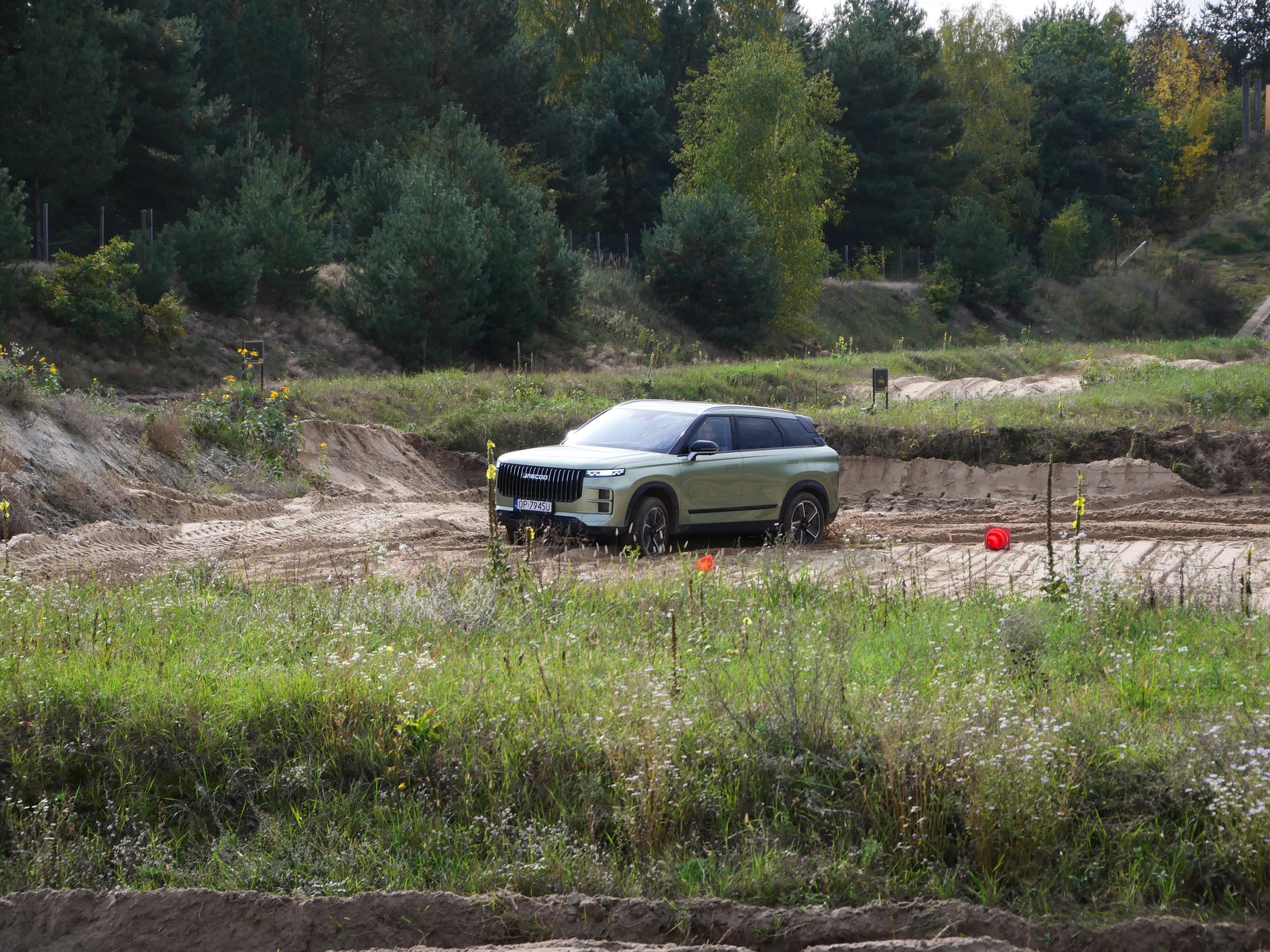 Jaecoo J7 na torze offroadowym