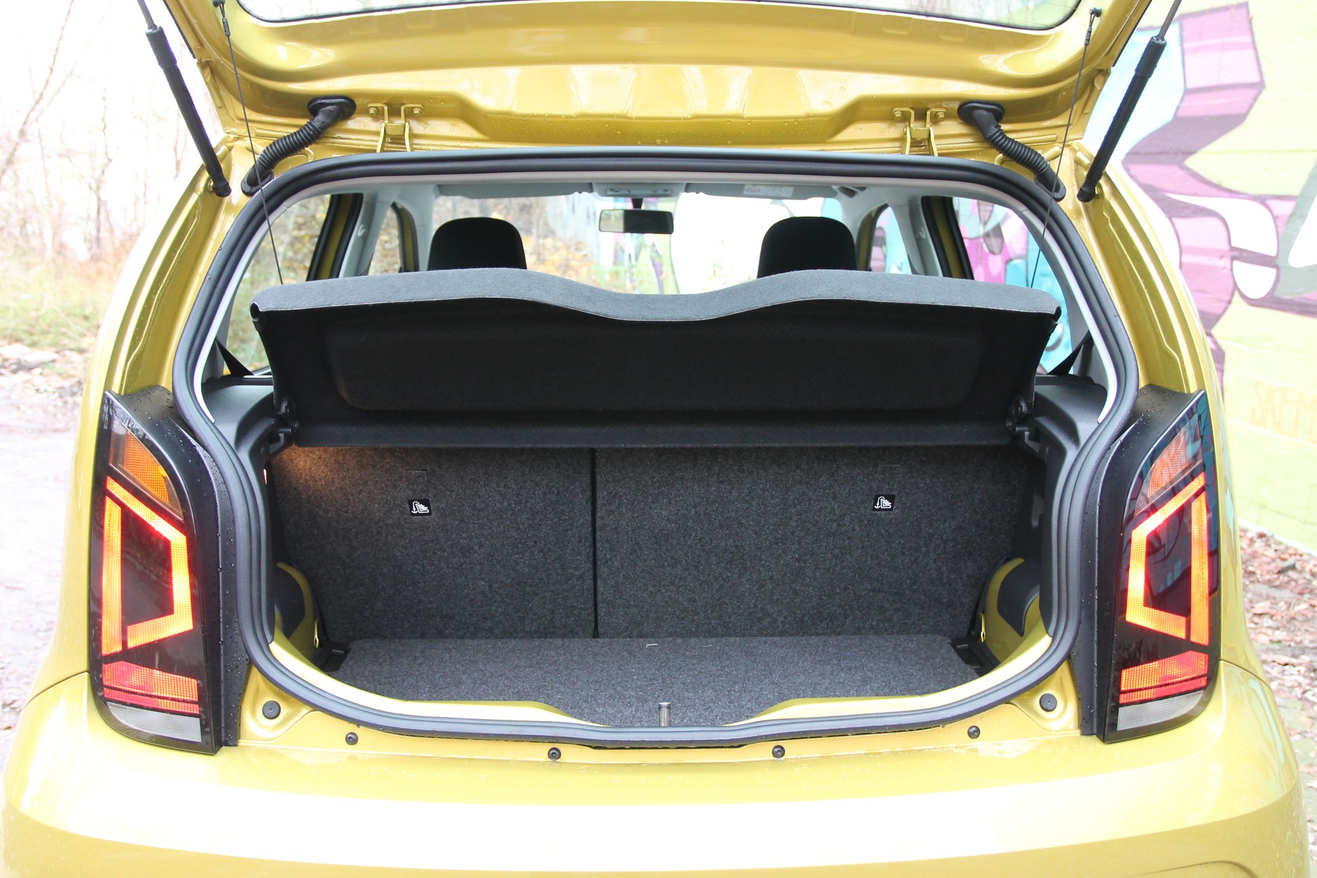 Volkswagen high up!1.0 MPI 75 KM wersja 5-drzwiowa