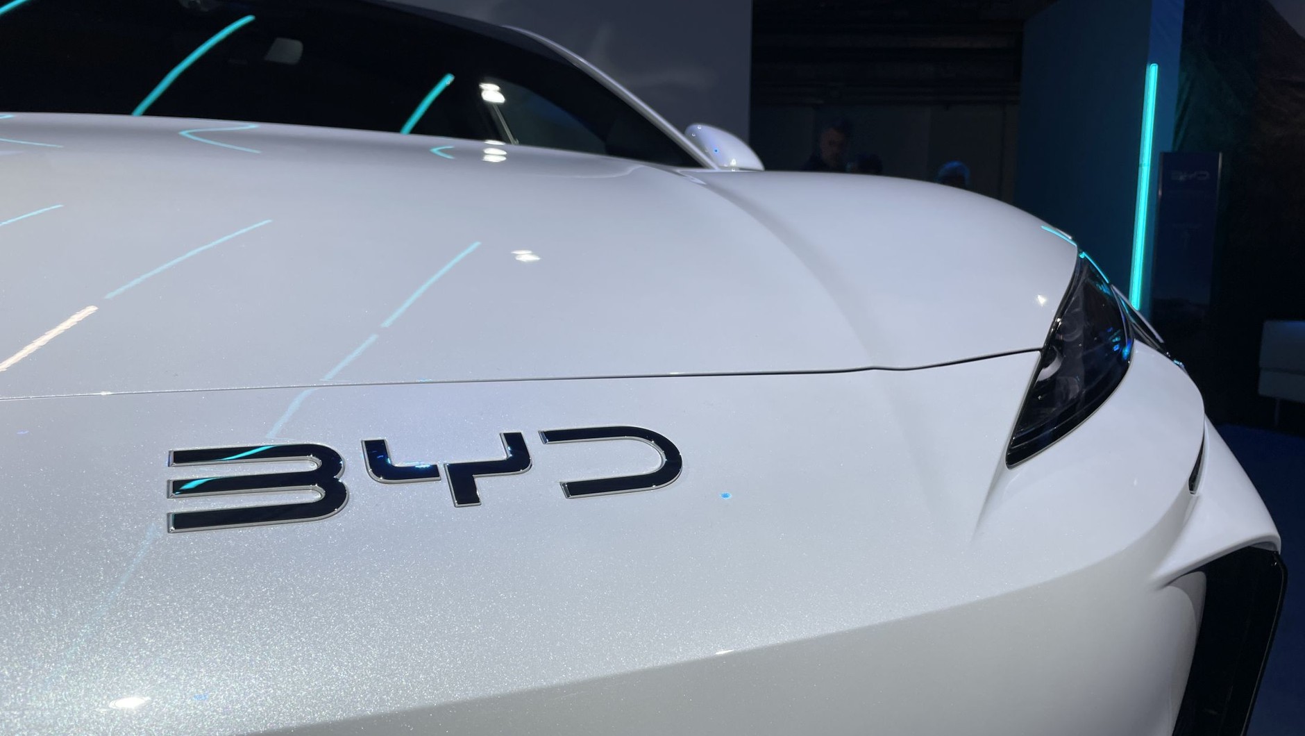 BYD okazał się największym producentem samochodów elektrycznych. Zagrożenie z Chin martwi już nie tylko mniejszych producentów, ale też światowe potęgi