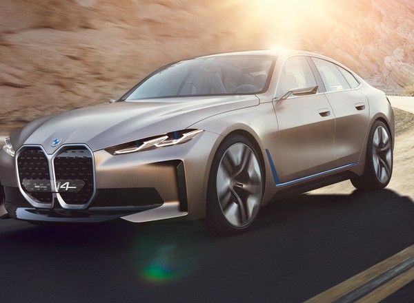BMW i4 brzmi jak statek kosmiczny
