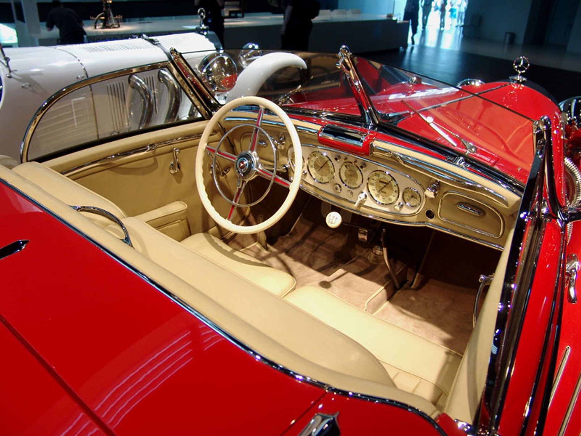 Mercedes-Benz Muzeum: 120 lat historii na 9 piętrach - 1. część (galeria)