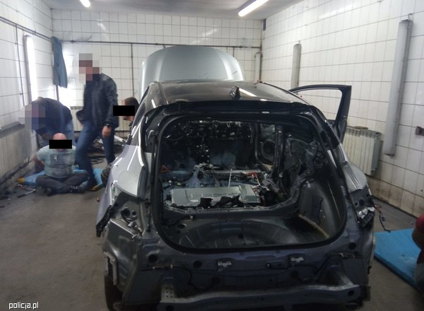 "Kobra" zaatakowała. Policjanci odzyskali już rozmontowaną Toyotę, którą skradziono kilka godzin wcześniej