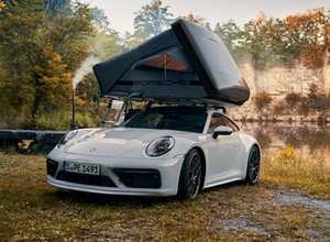 Nowy namiot dachowy od Porsche — outdoorowy nocleg w sportowym stylu