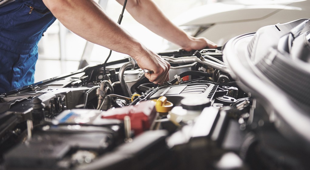 Serwis samochodowy - zdjęcie ilustracyjne