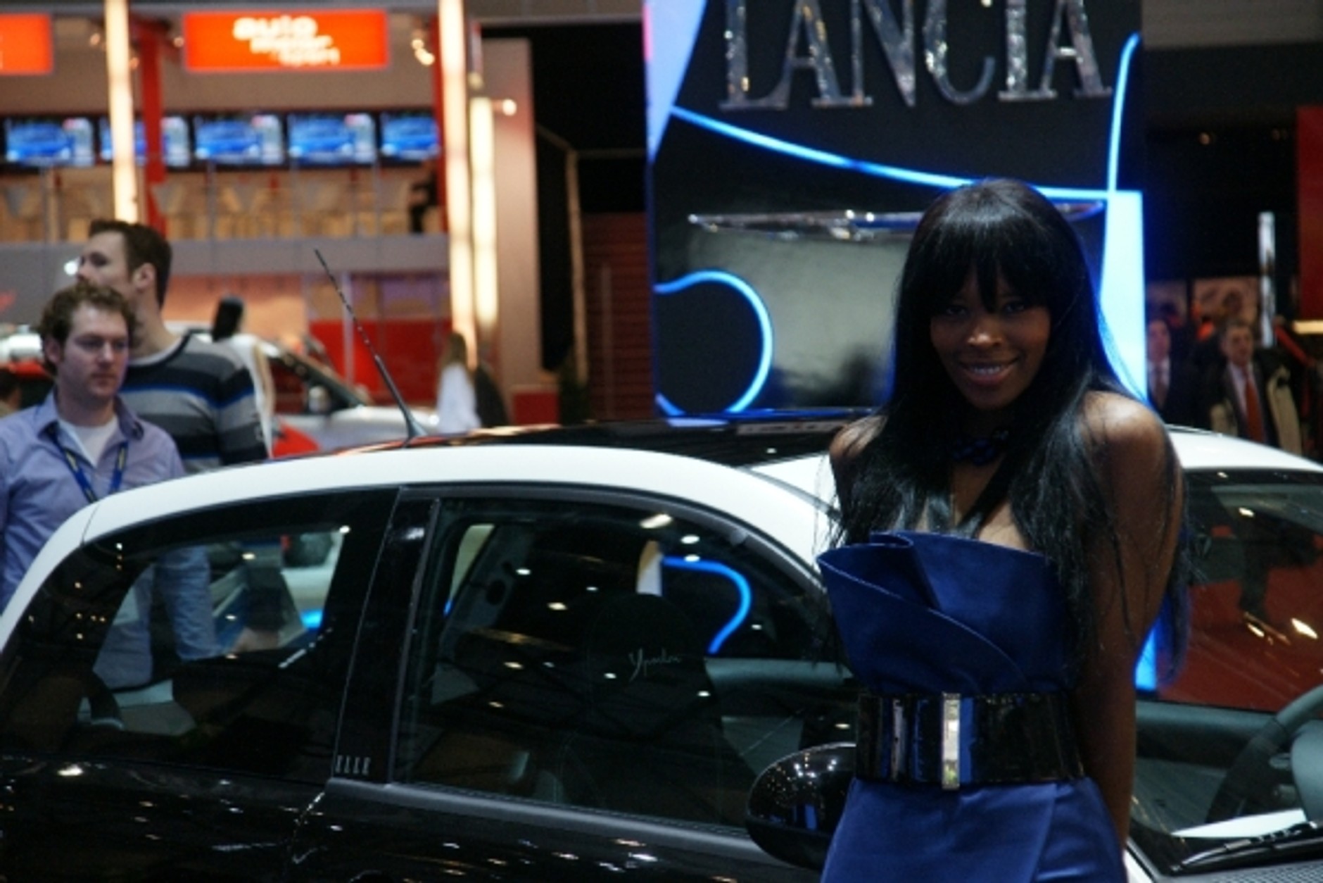 Genewa 2010: Dziewczyny z salonu samochodowego w Genewie (galeria)