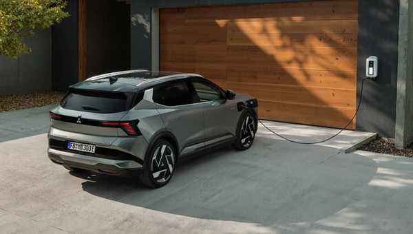 Mitsubishi Eclipse Cross zmienił się nie do poznania. Ma zupełnie nowy napęd