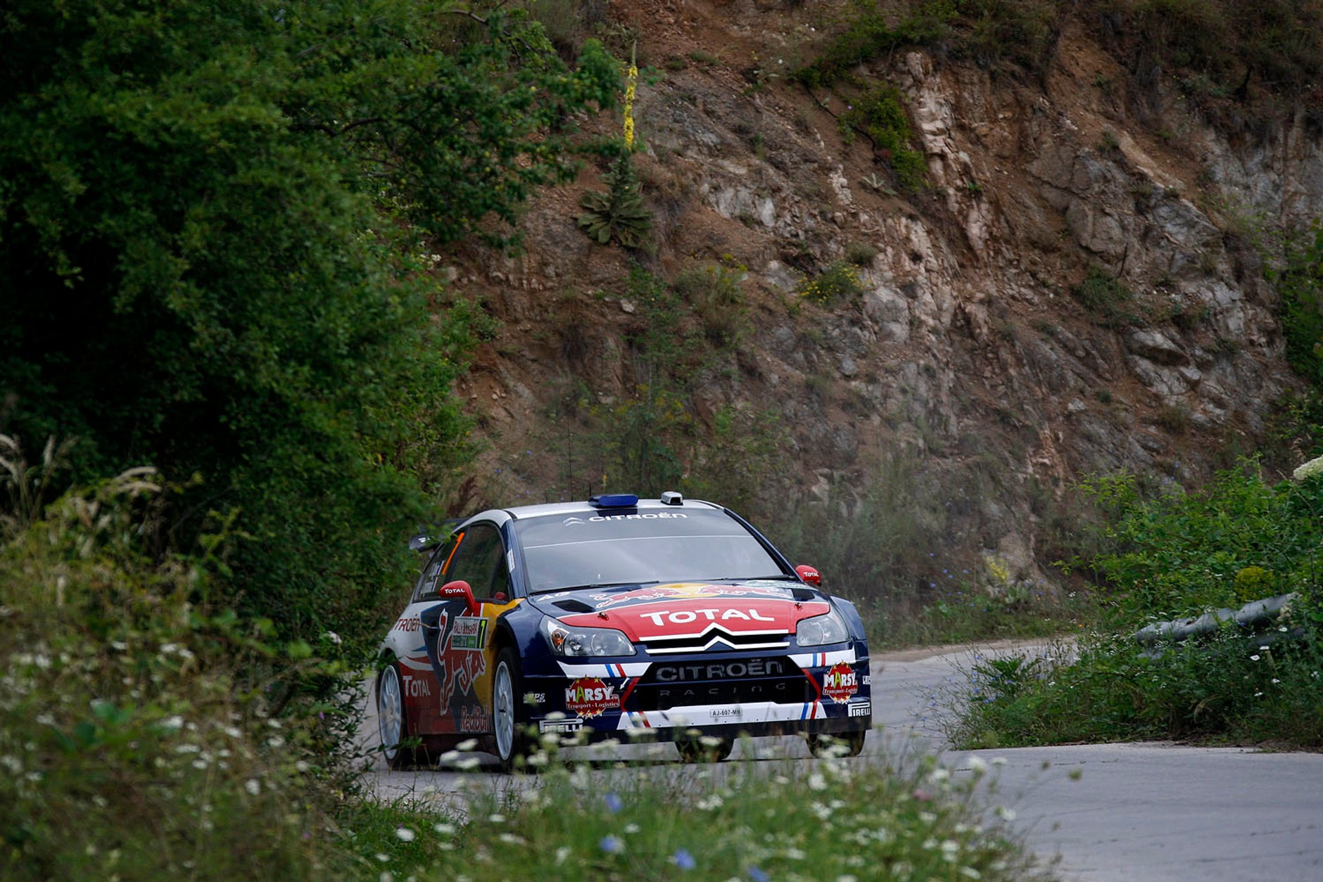 Citroën Total WRT taranuje konkurentów (galeria Rallyworld©Willy Weyens)