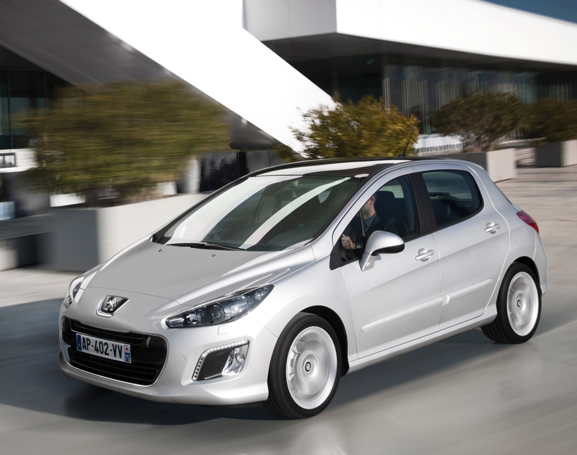 Peugeot 308 po face liftingu przypomina 508-kę