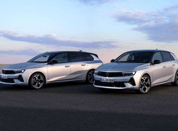 Opel Astra w nowej wersji silnikowej. Auto można już zamawiać