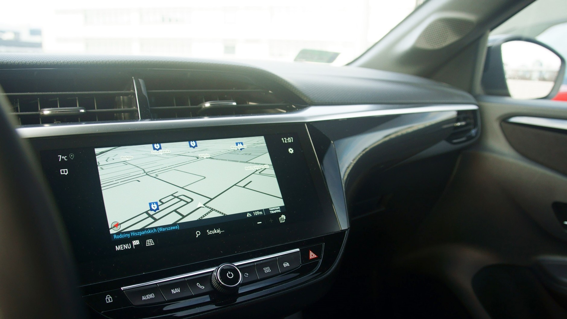 Opel Corsa – elektryk vs. spalinowiec. Który lepszy do miasta?