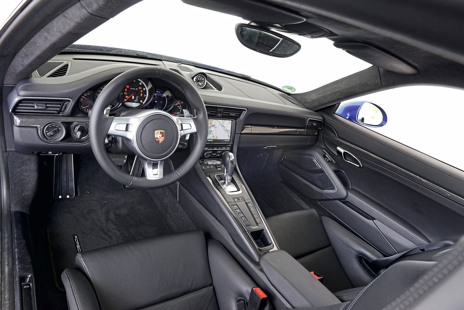 Klasyczny styl Porsche we wnętrzu. Nuda?
