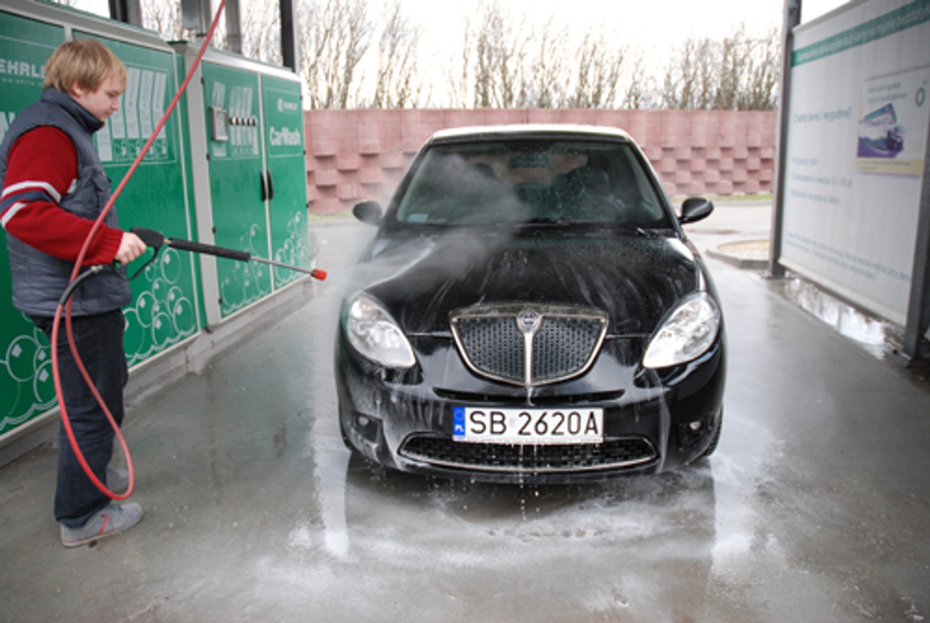 Zmyj zimę z samochodu