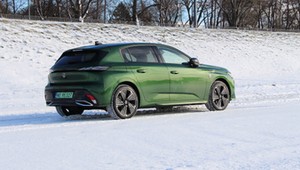 Przesiadłem się do elektrycznego Peugeota E-308. Zima nie była dla niego łaskawa