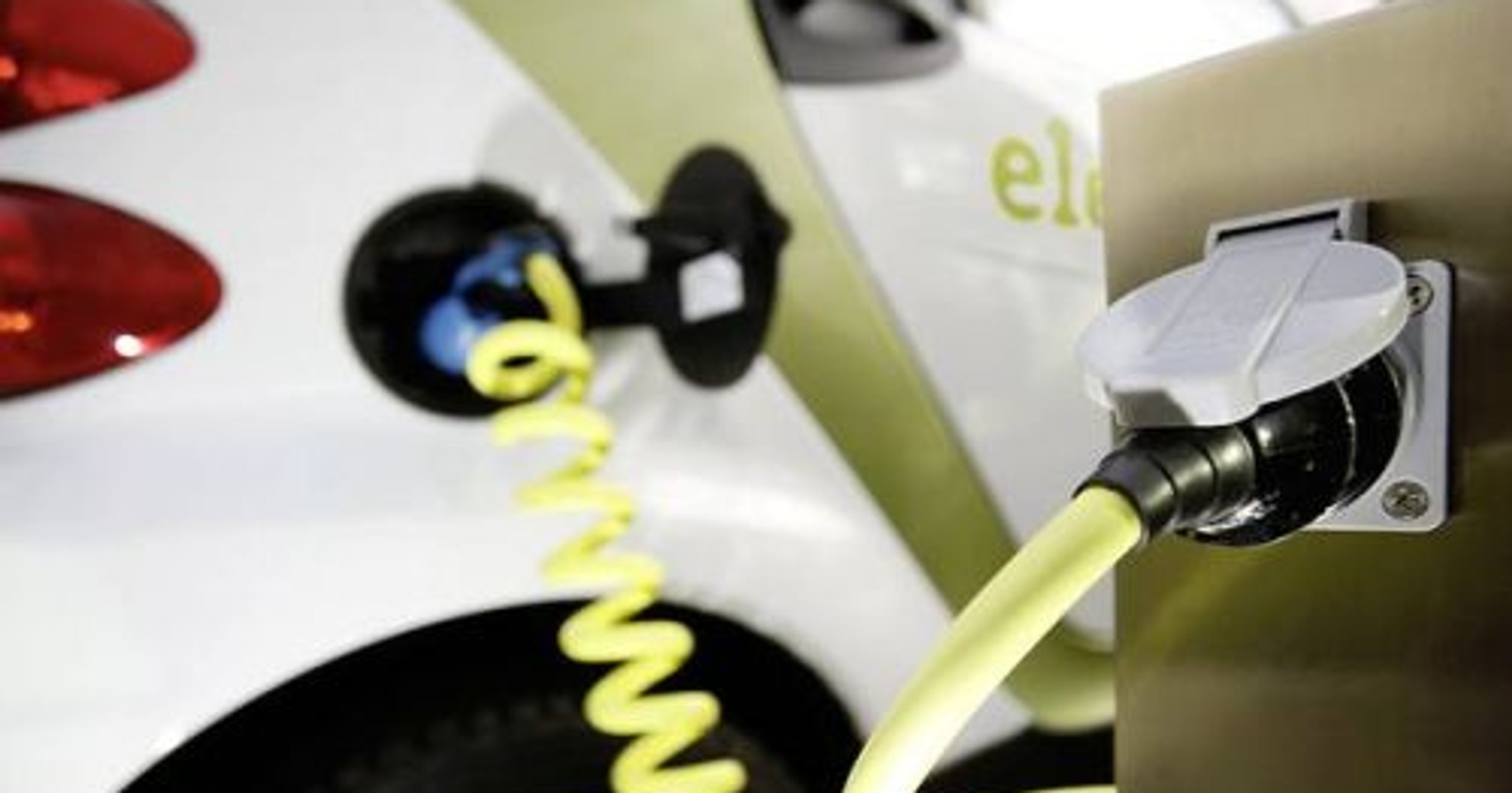 Auta elektryczne to 420 tys. nowych miejsc pracy