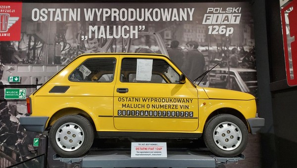 Ostatni wyprodukowany Maluch ma już 25 lat. Wygląda jak nowy i nie ma przebiegu