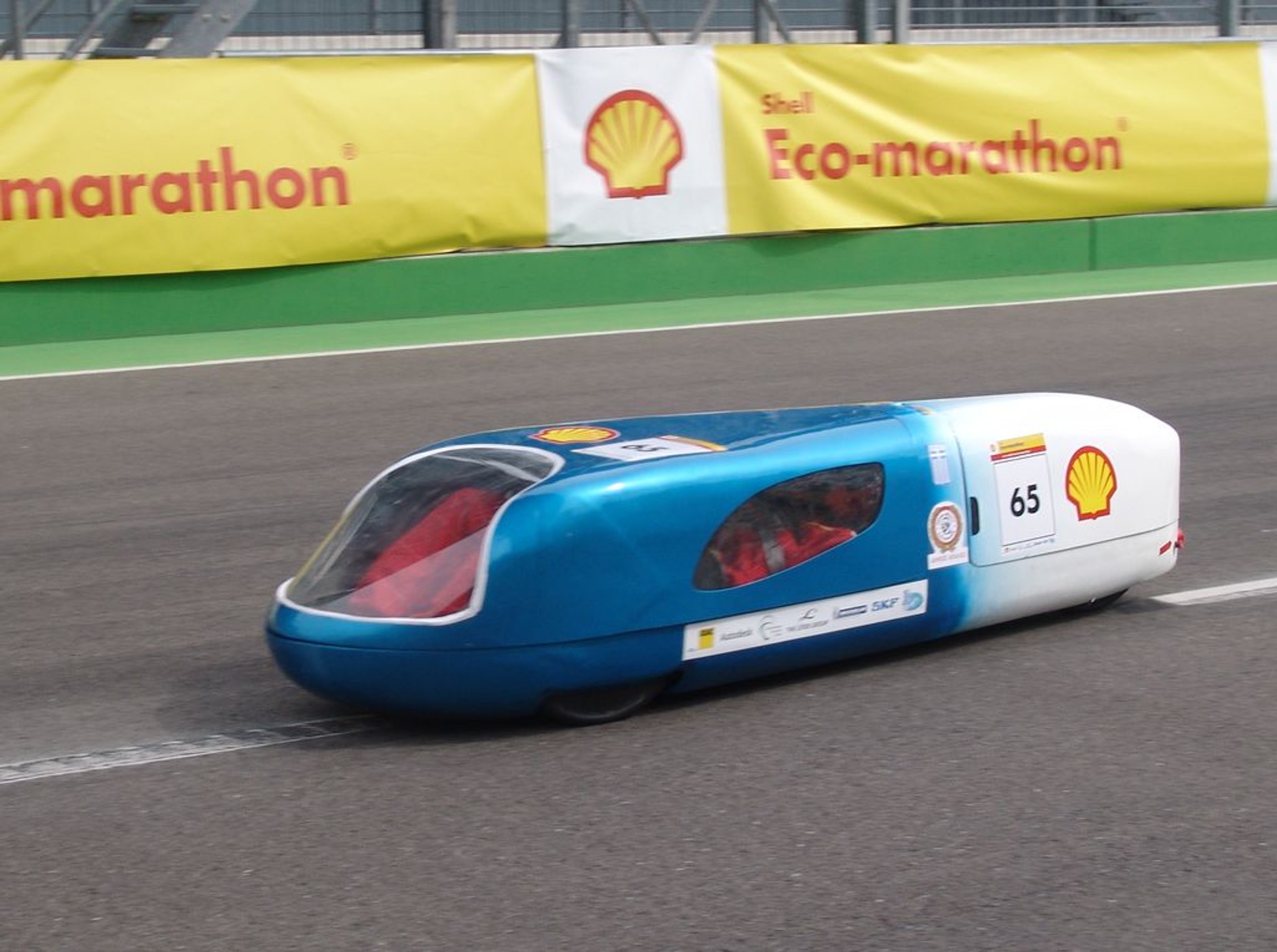 Shell Eco-marathon 2011: ile km na 1 litrze?