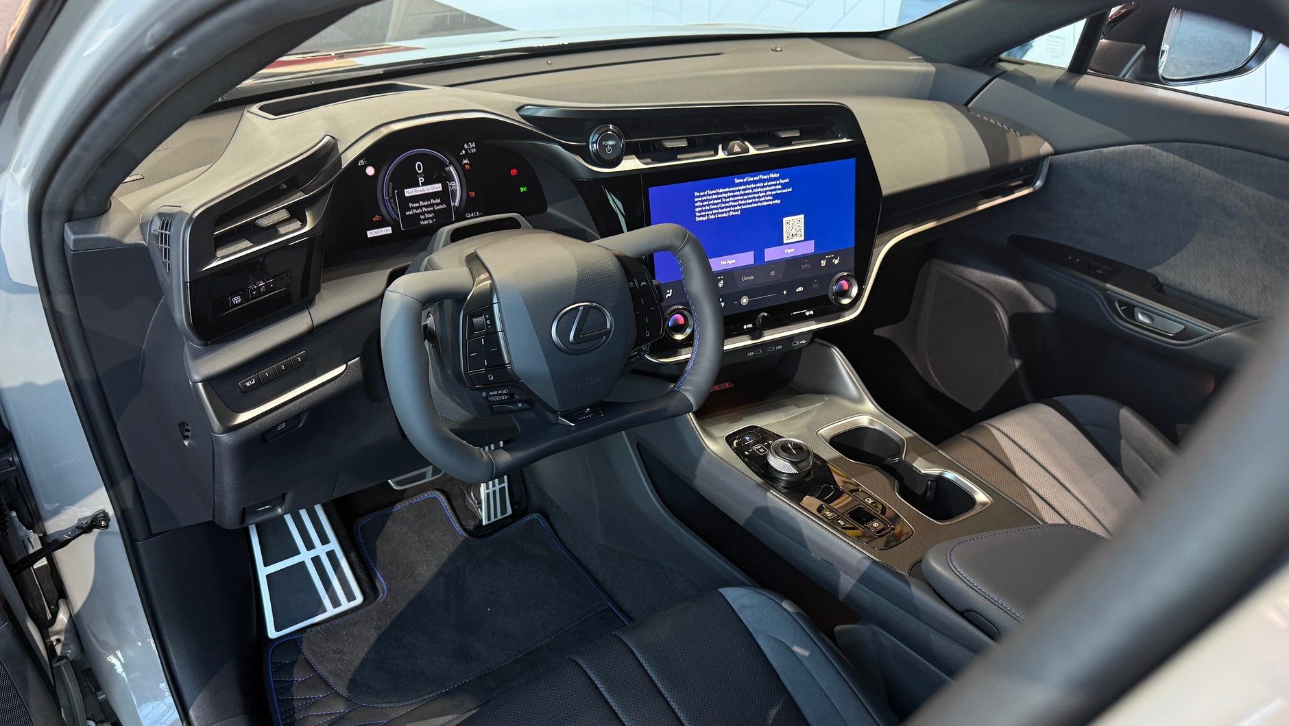 Nowy Lexus RZ