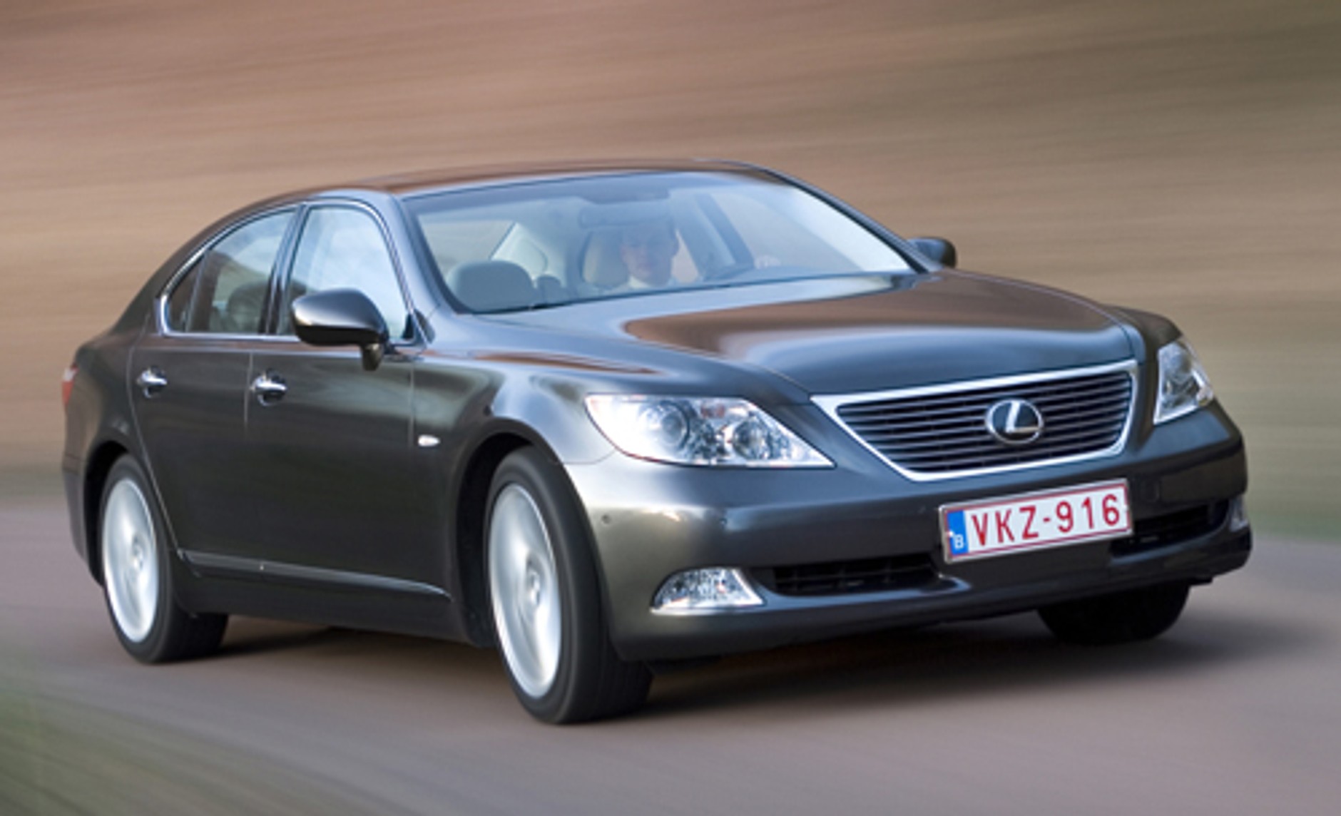 Lexus LS 460 - Maksymalny luksus