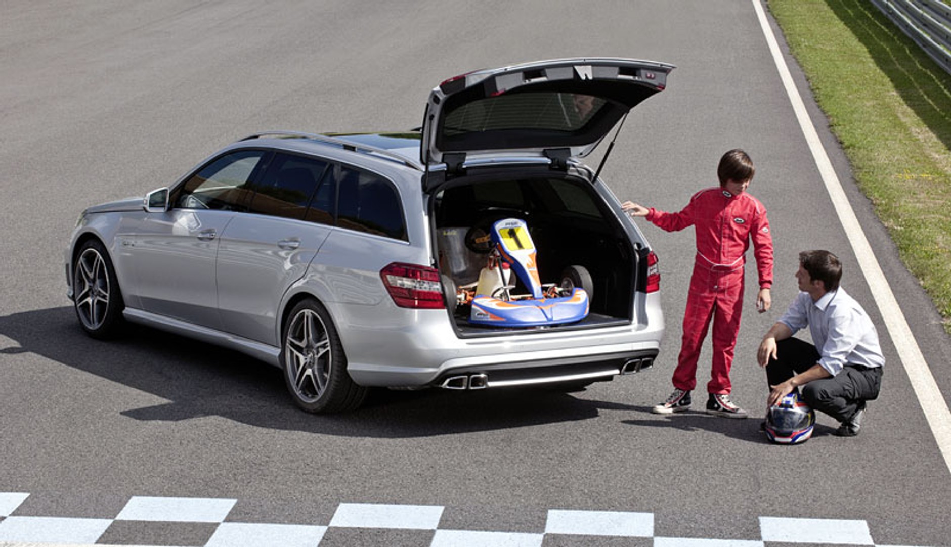 IAA Frankfurt 2009: Mercedes-Benz E 63 AMG T – pierwsze wrażenia, fotogaleria