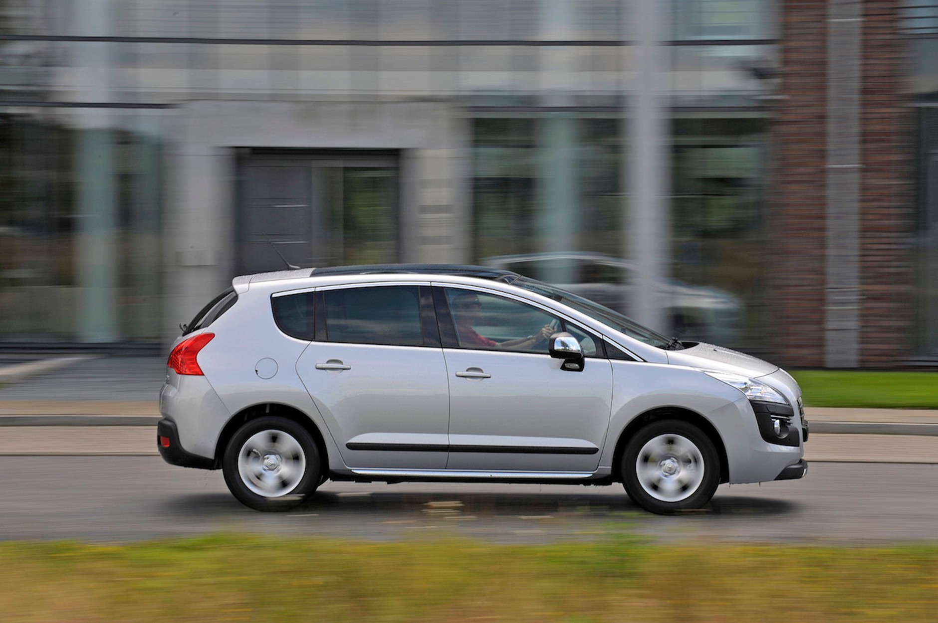 Porównanie: Ford Kuga, Nissan Qashqai +2, Peugeot 3008 i Volkswagen Tiguan