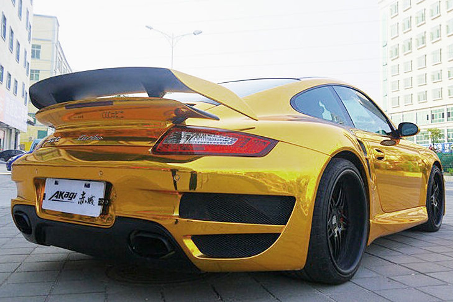 Auta całe w złocie