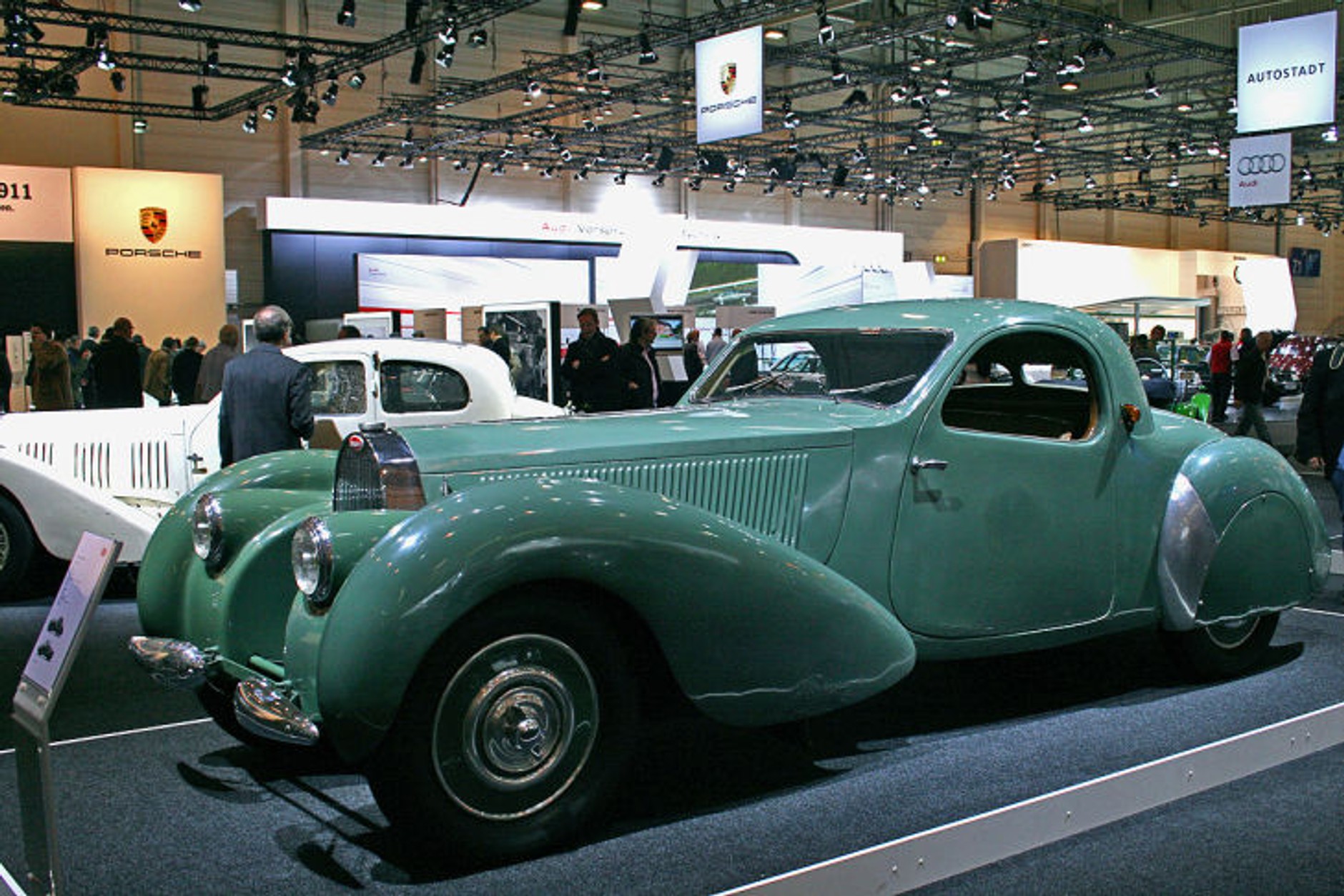 25.Techno Classica Essen 2013 - uczta dla miłośników oldtimerów