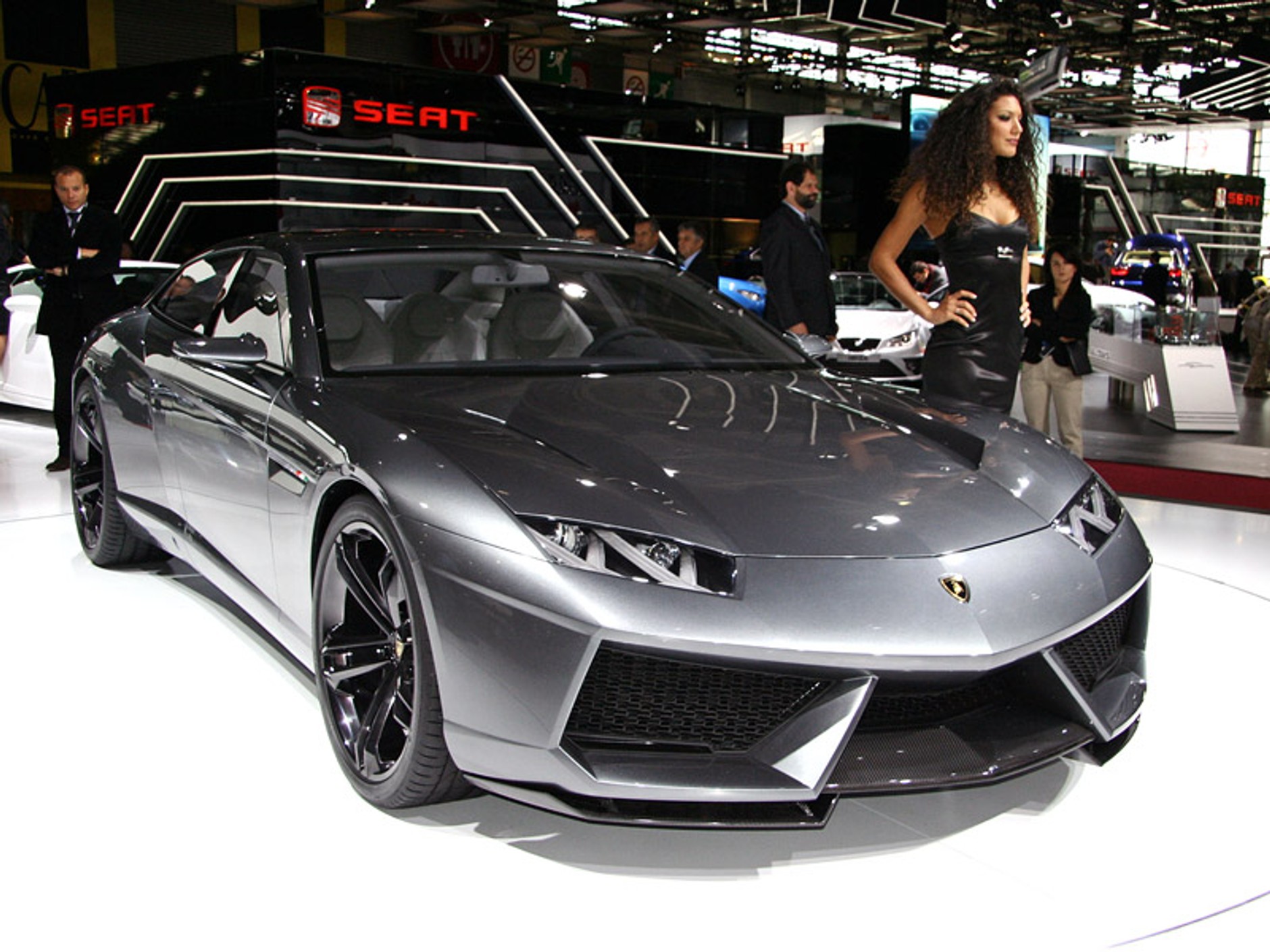 Paryż 2008: Lamborghini Estoque – co najmniej cztery lata do rozpoczęcia produkcji
