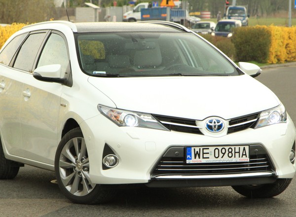 Rozbijesz auto – dostaniesz hybrydę