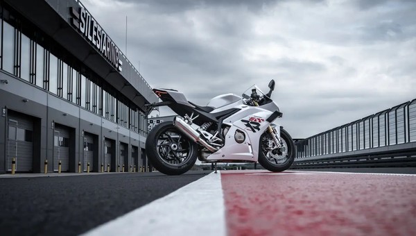 Chiński motocykl ZXMOTO 500 RR