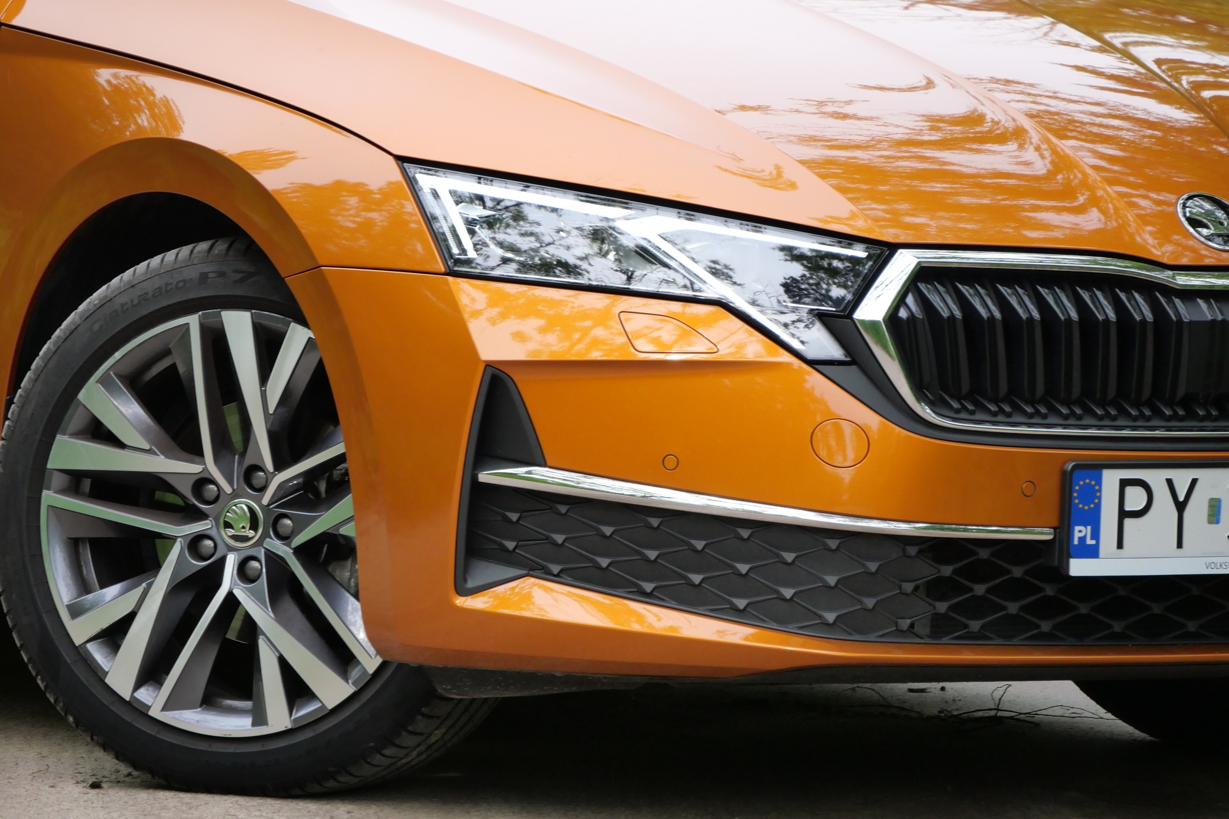 Rekord sprzedaży z 1999 r. pobity. Kupiliśmy mnóstwo aut w Polsce w 2025 r.