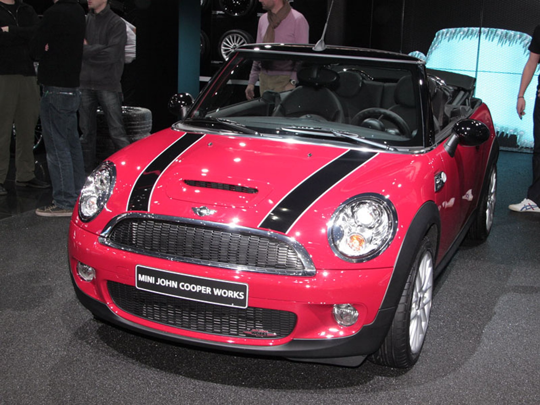 Genewa 2009: parada sportu i tuningu (fotogaleria)