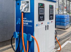 Płatne ładowanie aut elektrycznych na stacjach Lotos