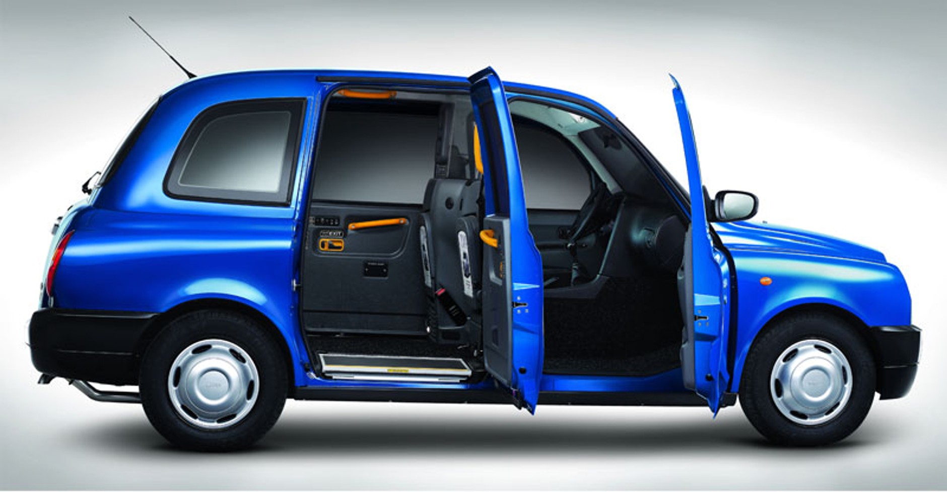 London Taxi International: promocyjna jazda z Warszawy do Kijowa