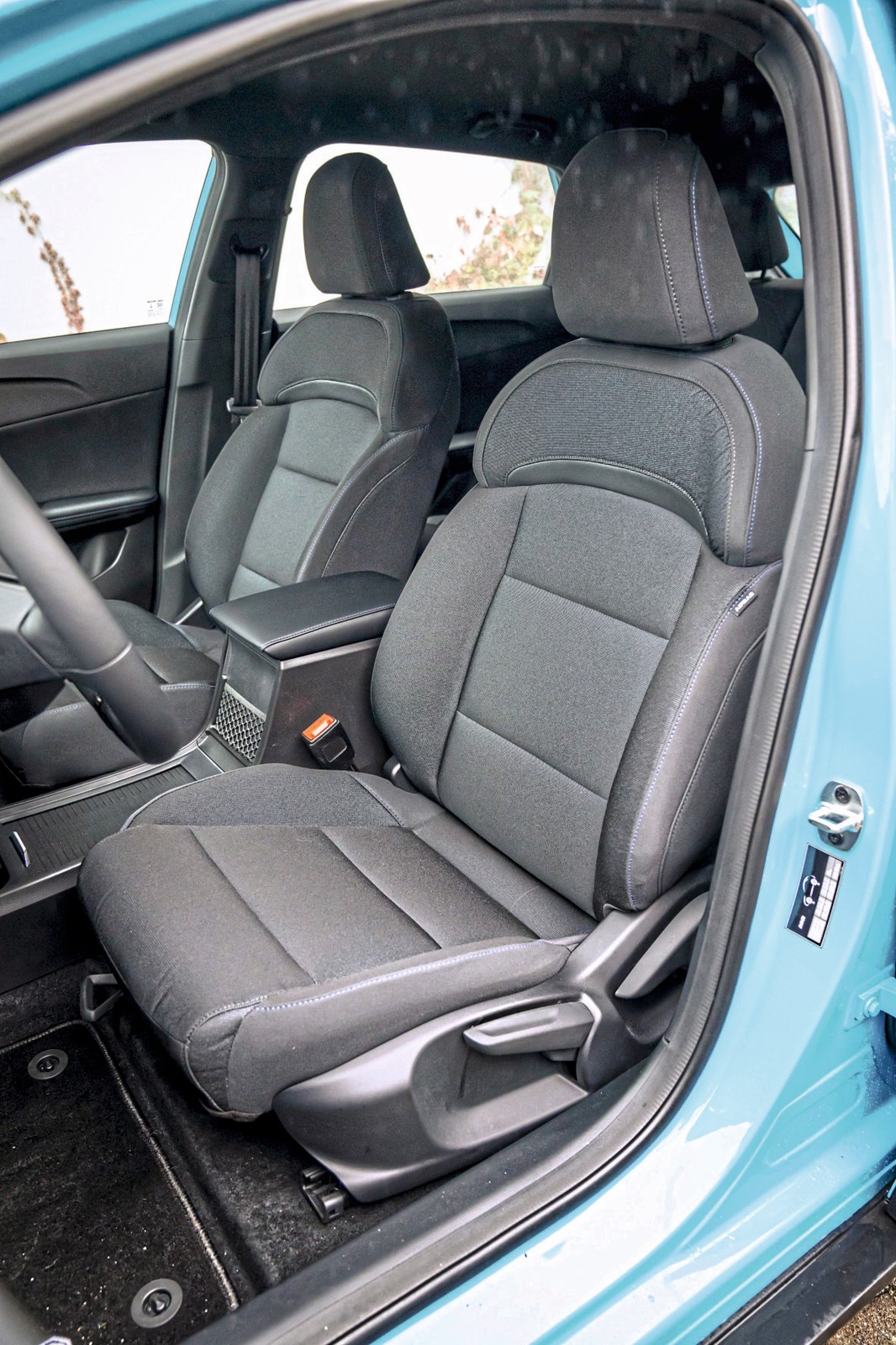 MG4 kontra Peugeot e-2008