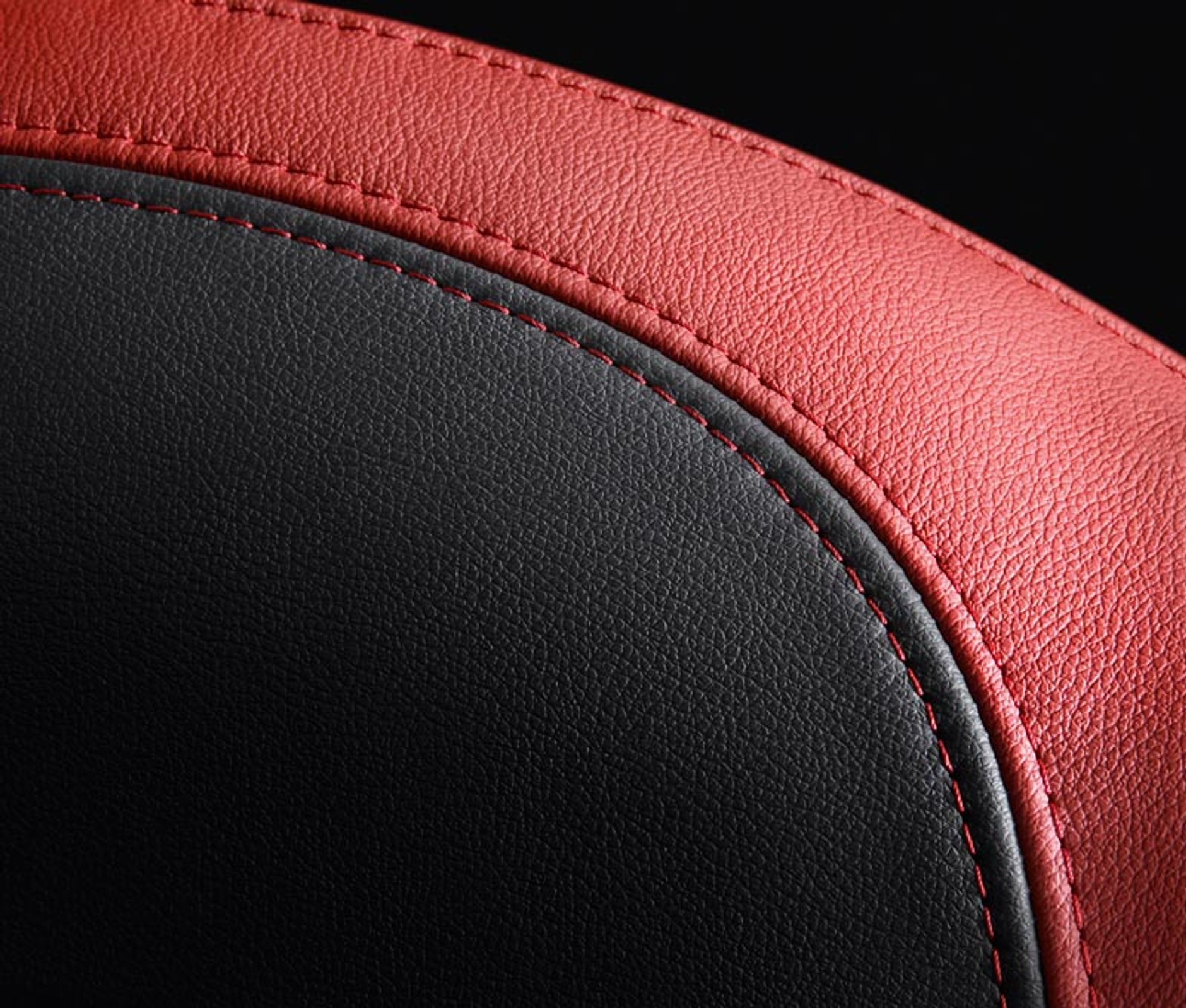 Seryjne coupé Renault Laguna odsłania swoje kształty