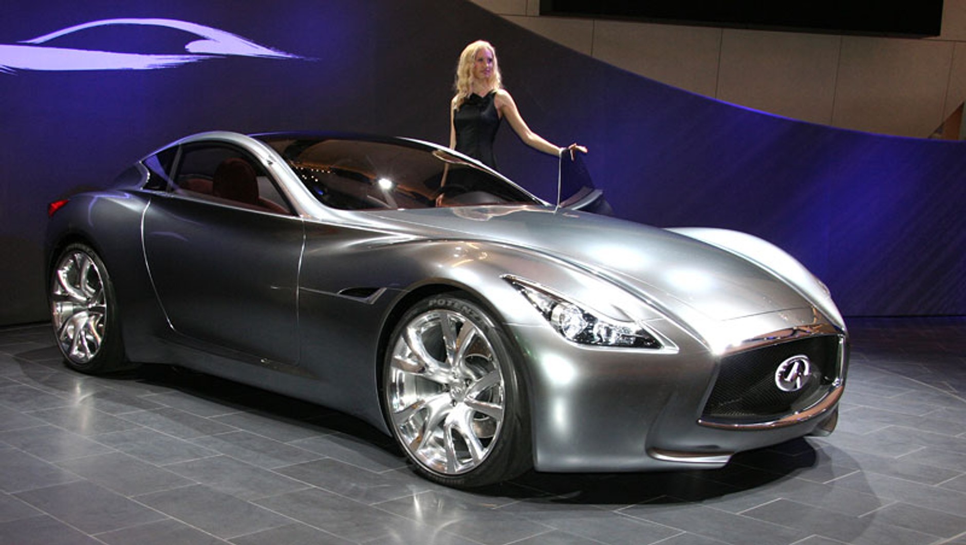 Genewa 2009: Infiniti Essence Concept (fotogaleria)