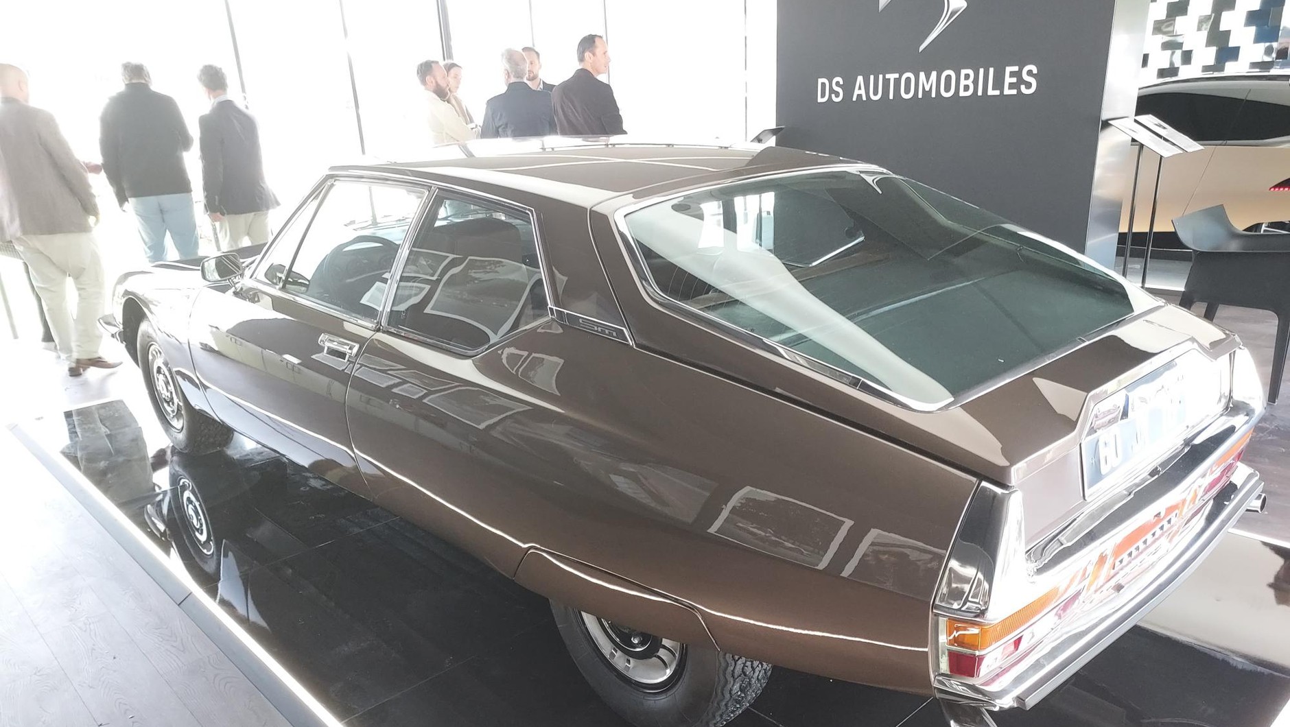 Citroen SM Tribute – osłonięte tylne koła