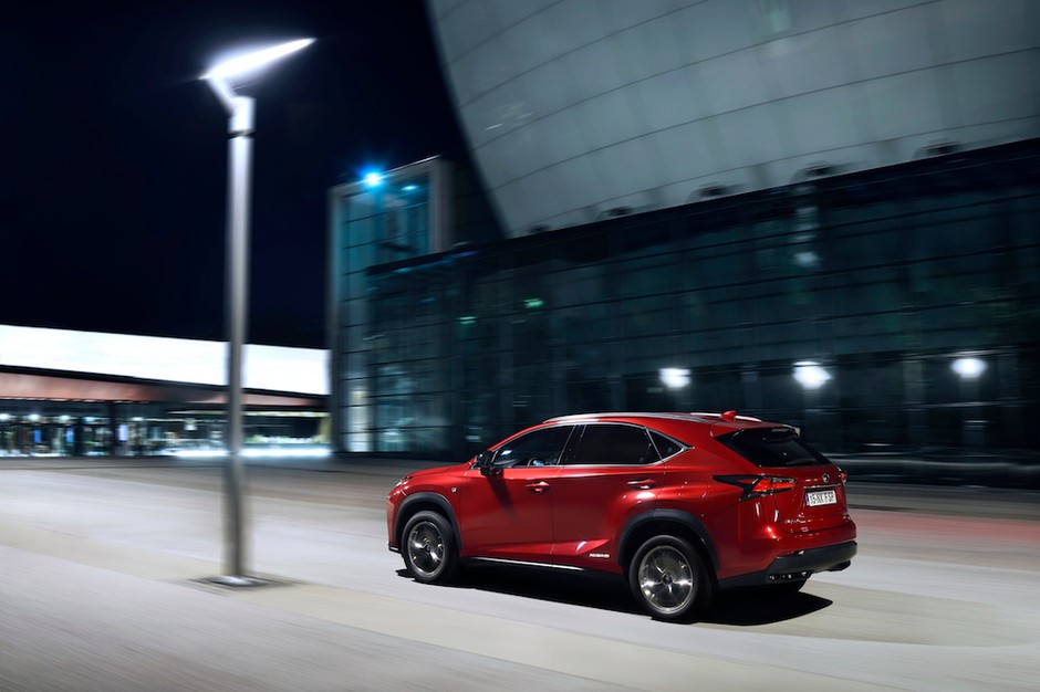 Lexus NX 300h