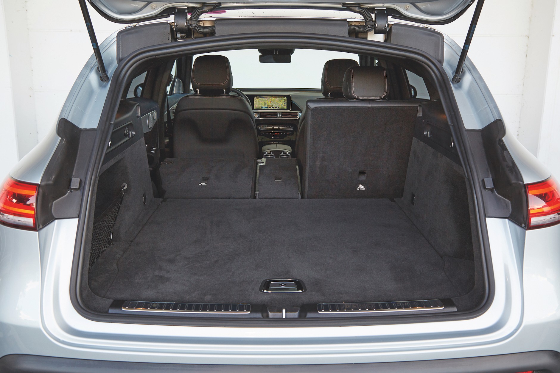 Porównanie elektrycznych SUVów – Audi e-tron kontra Mercedes EQC